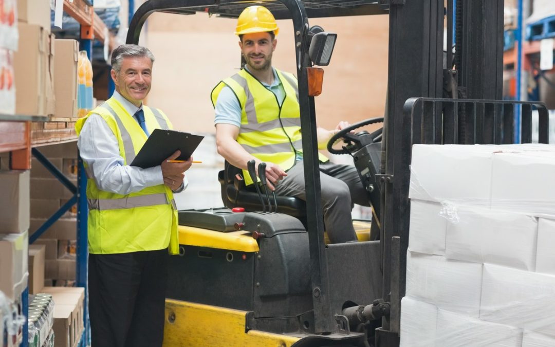 Jak bezpiecznie zdobyć uprawnienia UDT na wózki widłowe?